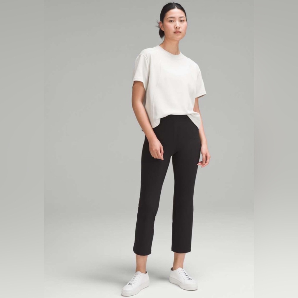 Lululemon Pull-on Trouser-Crop Pant-Excellent Preowned Condition! 😍